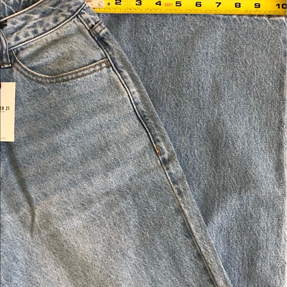 FOREVER 21 Wide Legged Jeans